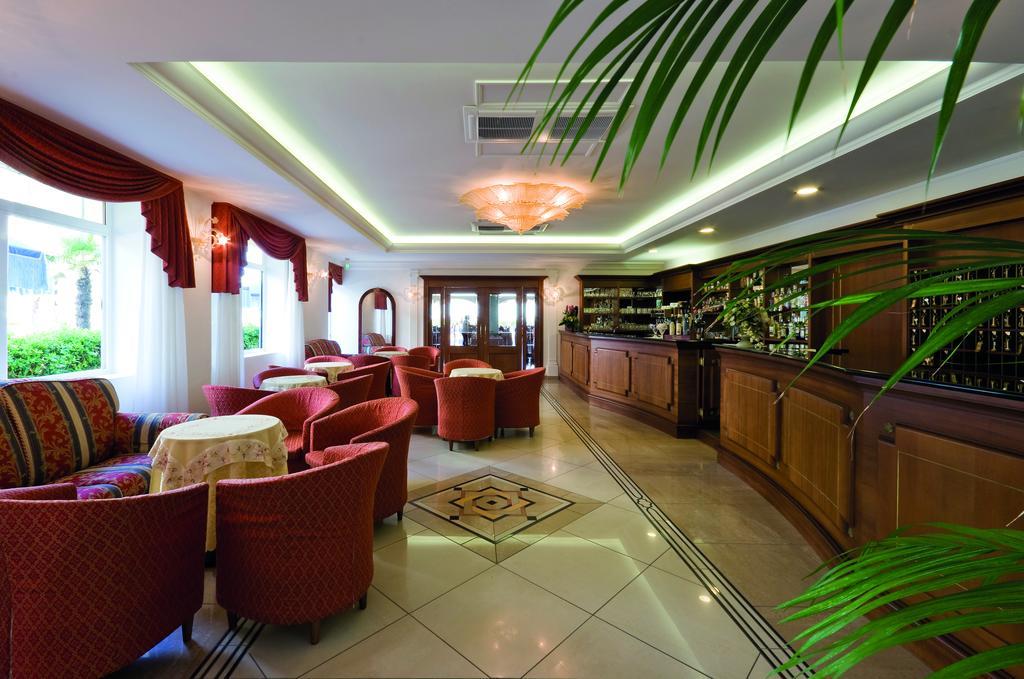 Hotel Capanni Bellaria-Igea Marina Exteriör bild