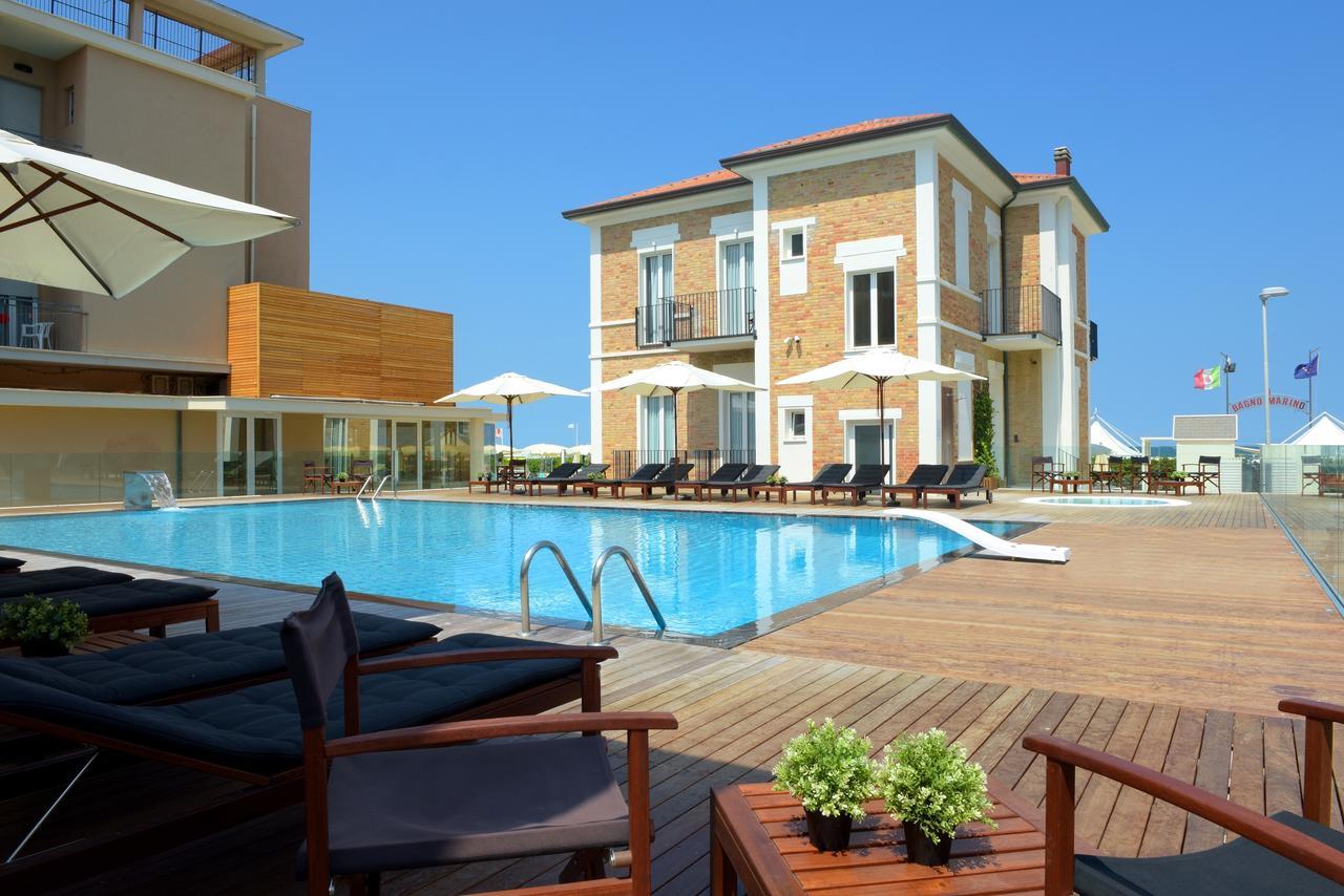 Hotel Capanni Bellaria-Igea Marina Exteriör bild